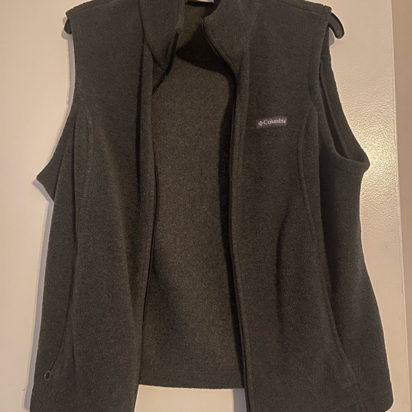 Columbia Benton Springs Charcoal Fleece Vest - Picture 1 of 1